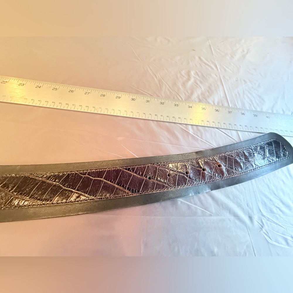 Carlisle Brown Croc/Leather Belt with Alligator Buckle Size Medium MSRP $348 - Picture 6 of 10